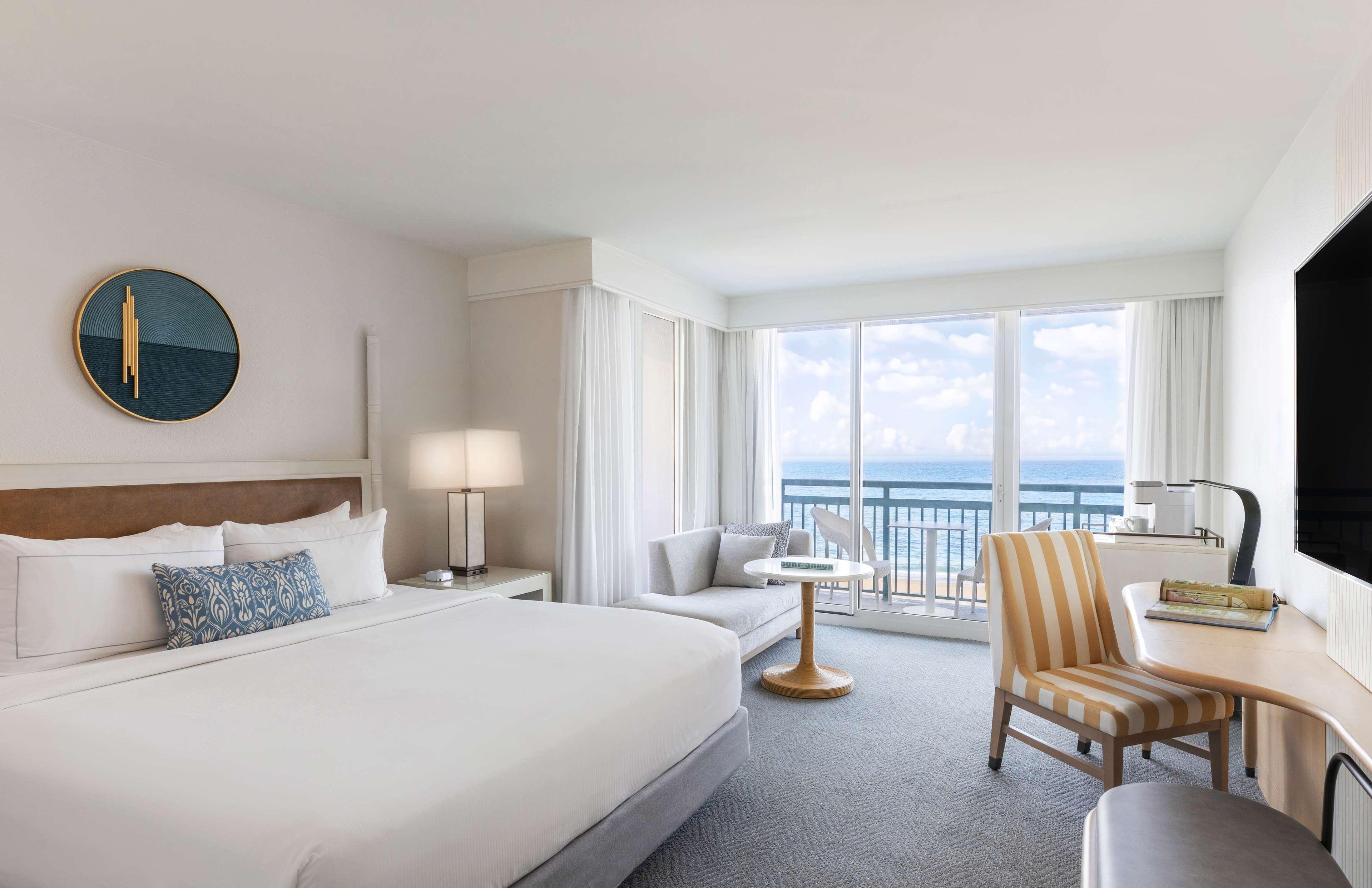The Singer Oceanfront Resort, Curio Collection By Hilton Ривиера Бийч Екстериор снимка