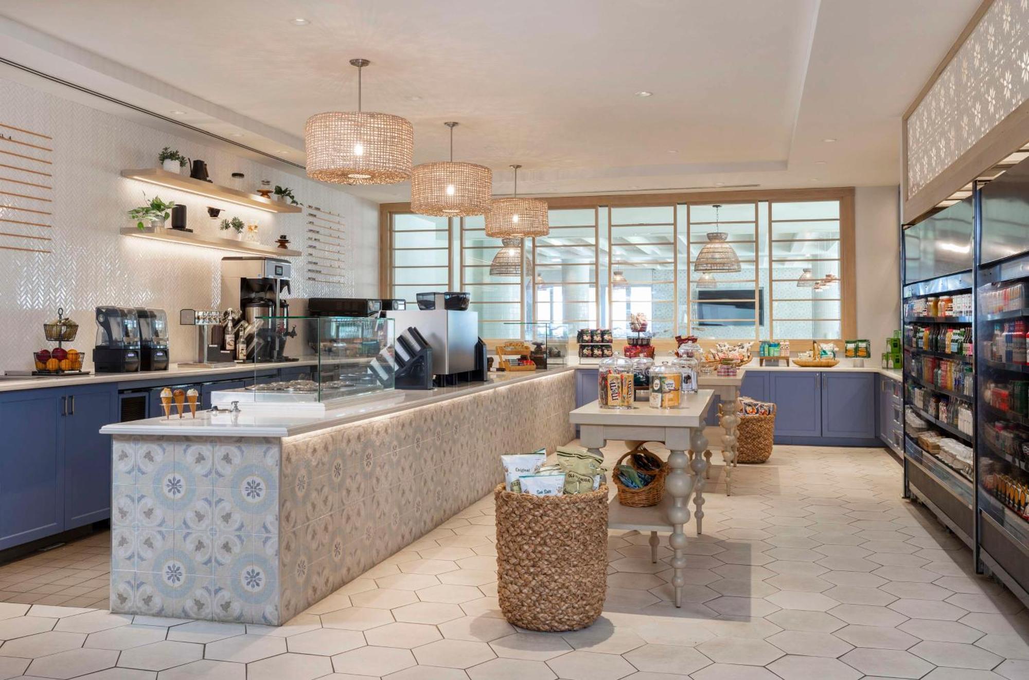 The Singer Oceanfront Resort, Curio Collection By Hilton Ривиера Бийч Екстериор снимка