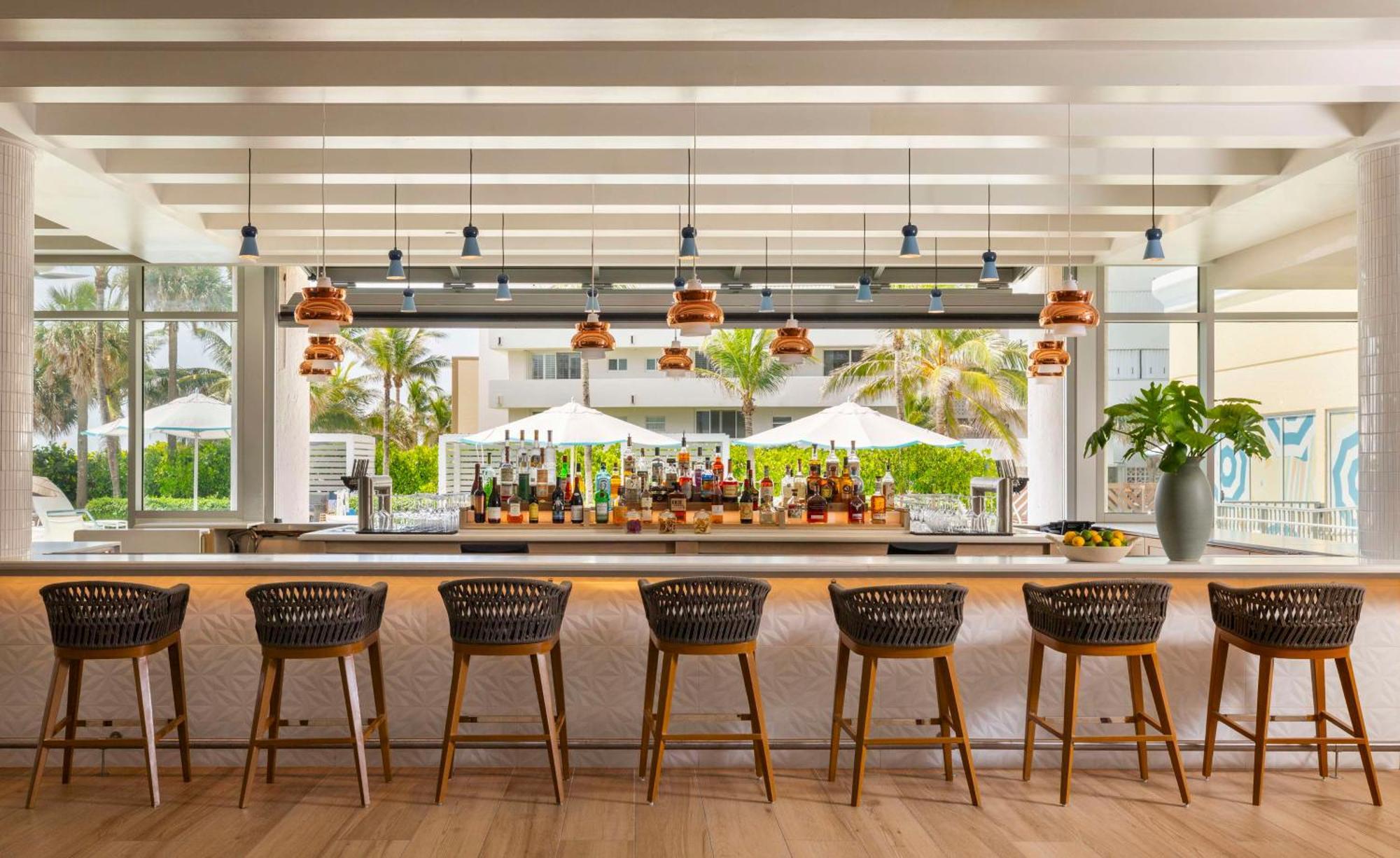 The Singer Oceanfront Resort, Curio Collection By Hilton Ривиера Бийч Екстериор снимка