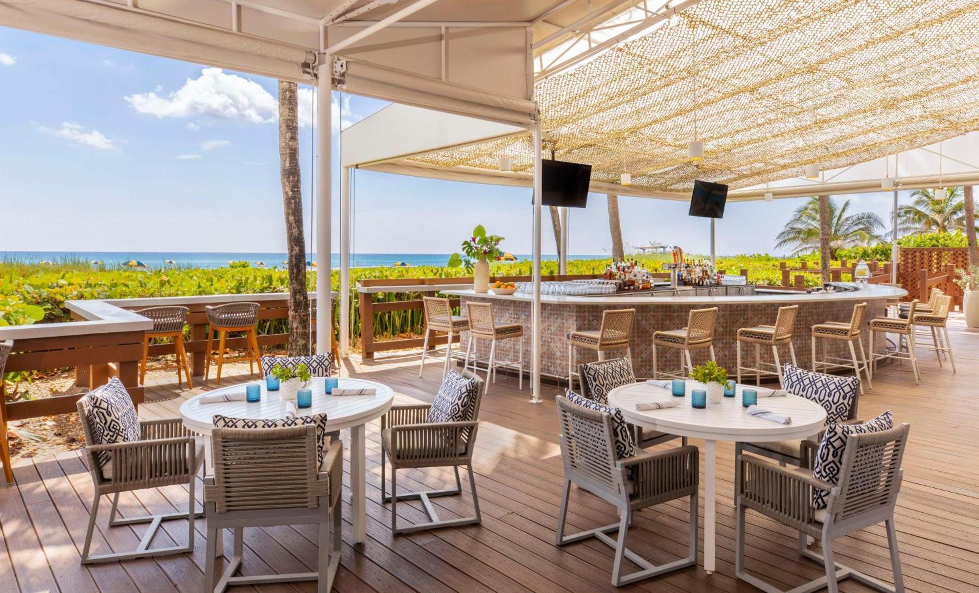 The Singer Oceanfront Resort, Curio Collection By Hilton Ривиера Бийч Екстериор снимка