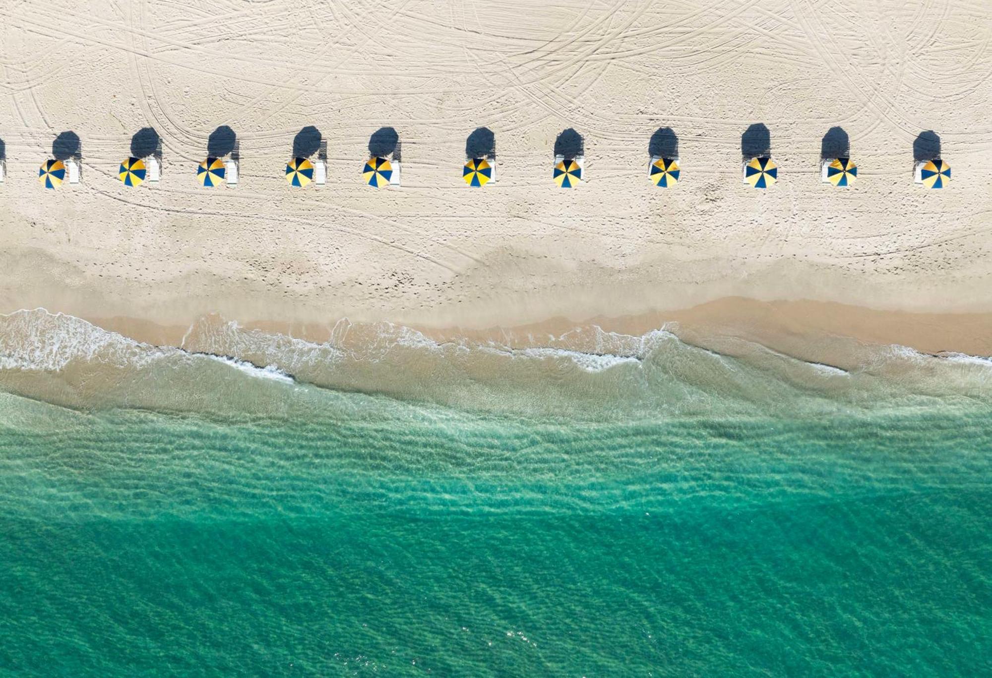 The Singer Oceanfront Resort, Curio Collection By Hilton Ривиера Бийч Екстериор снимка