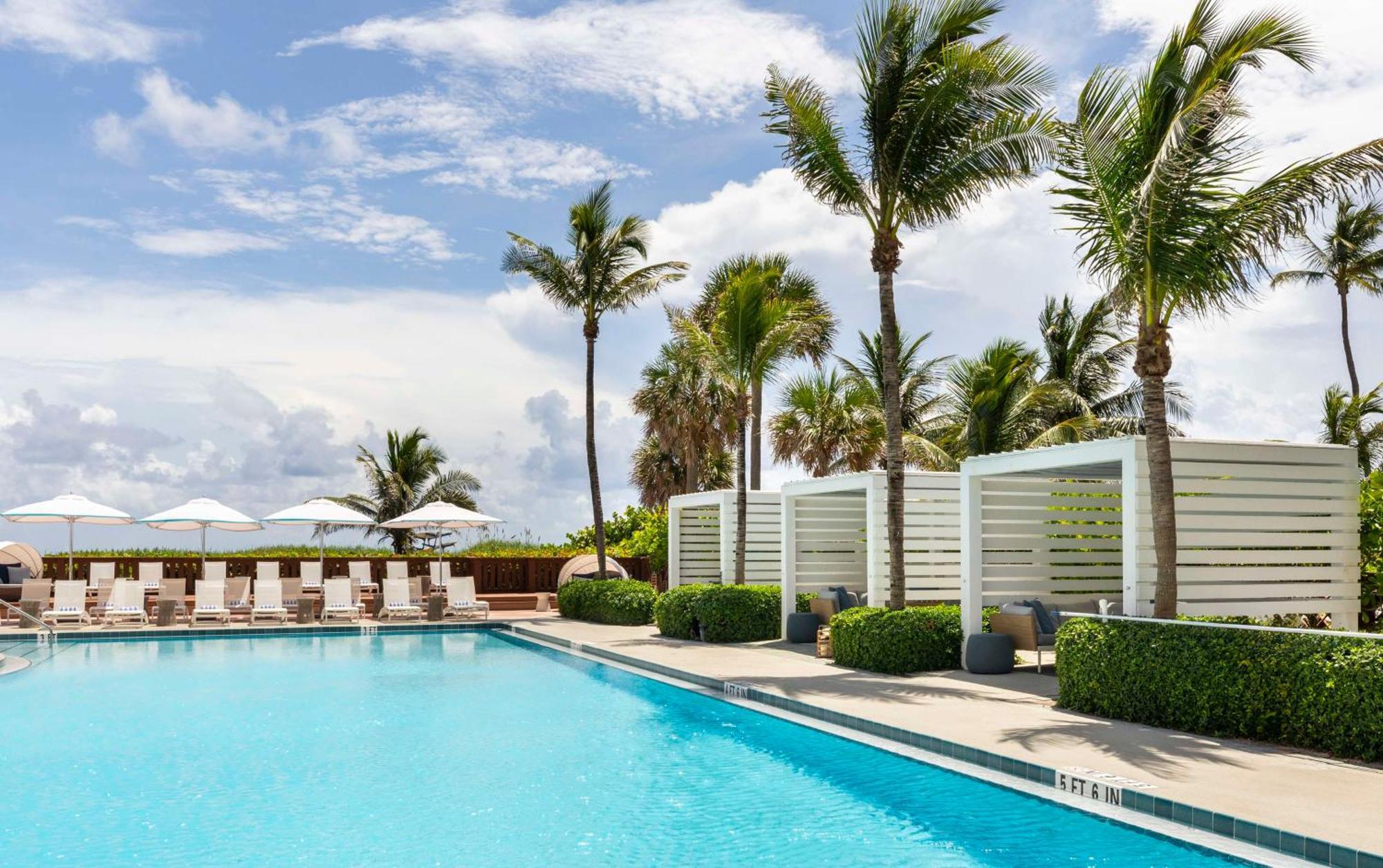 The Singer Oceanfront Resort, Curio Collection By Hilton Ривиера Бийч Екстериор снимка