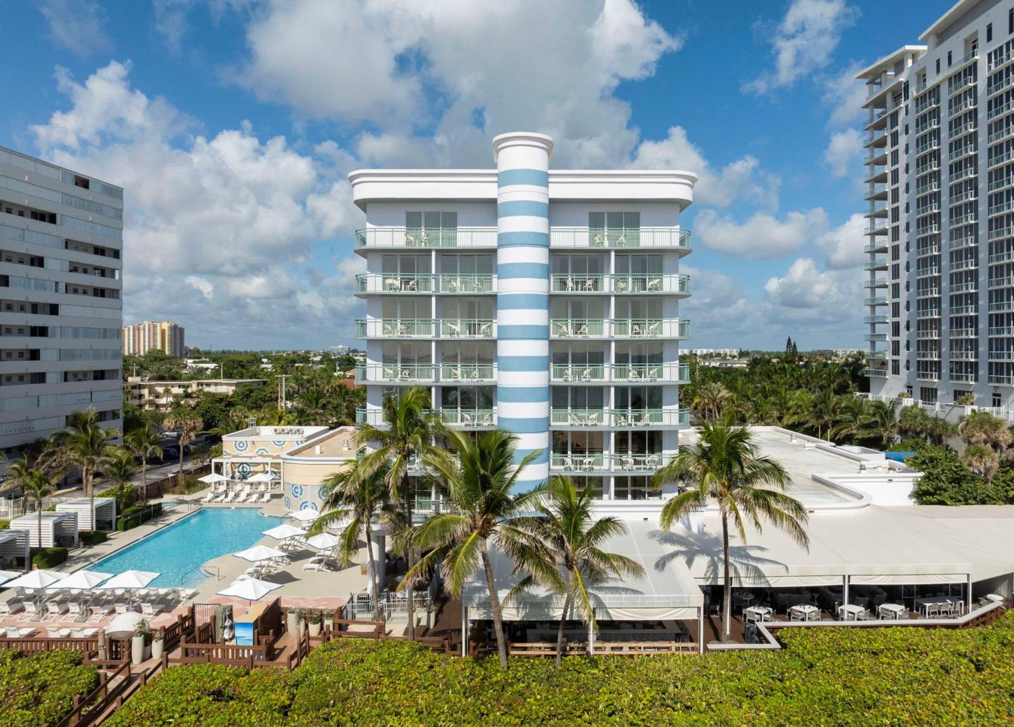The Singer Oceanfront Resort, Curio Collection By Hilton Ривиера Бийч Екстериор снимка
